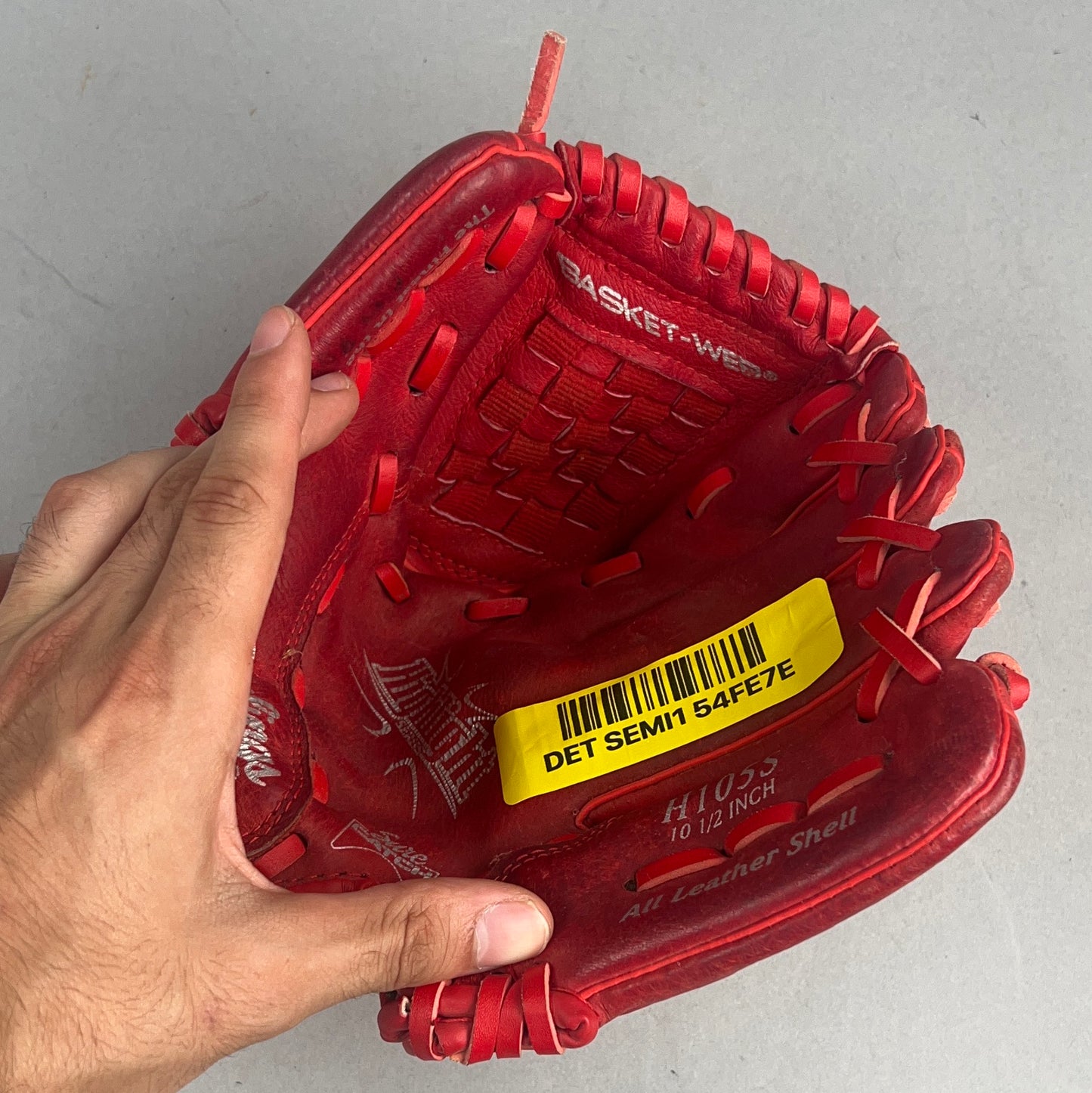 Rawlings H105S 10.5" Right Hand Thrower Baseball Glove