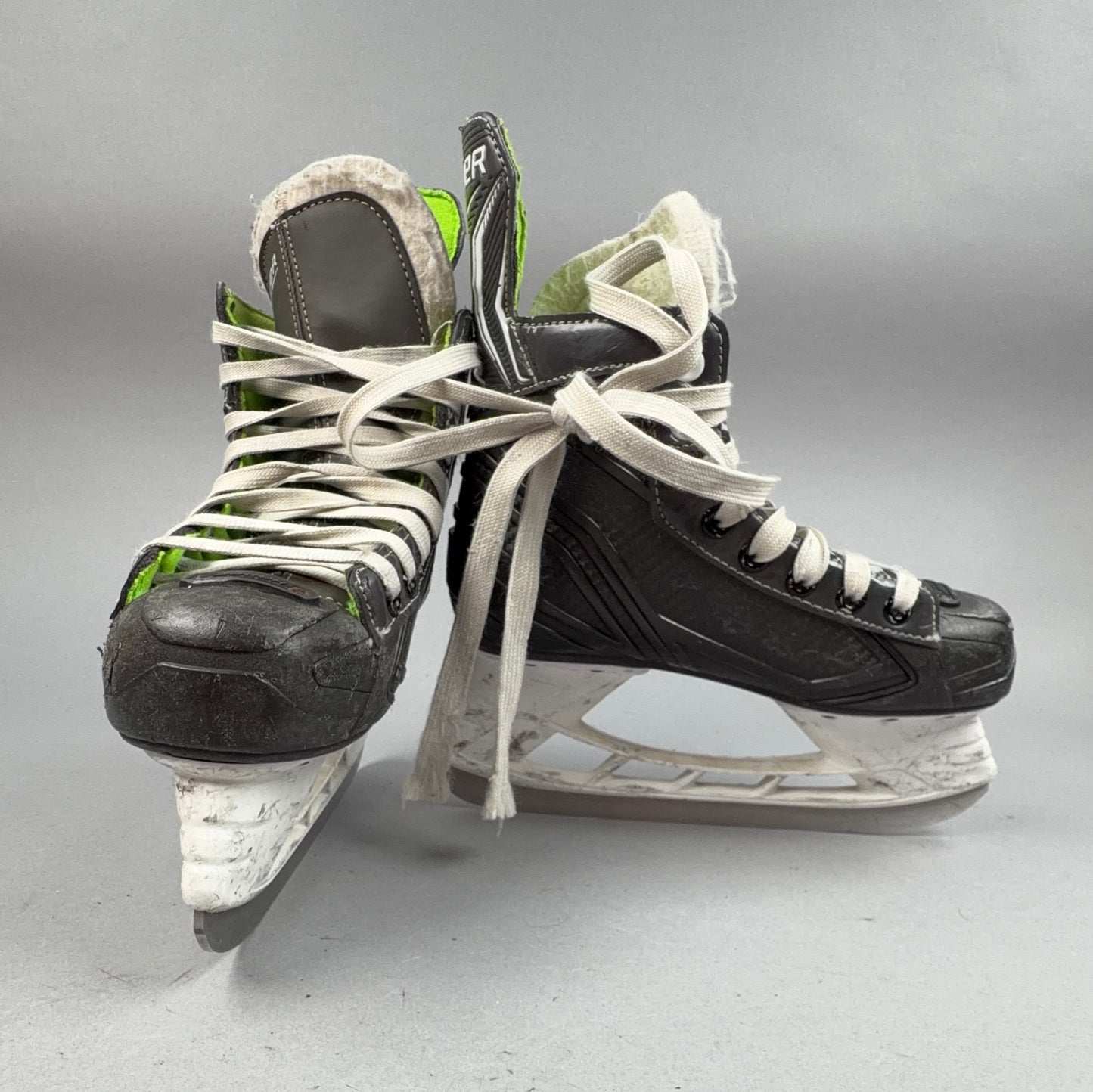 Bauer XLS Size 2 Junior Hockey Skates