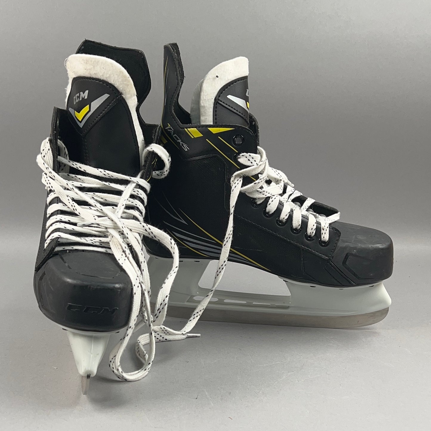 CCM Tacks 1092 Size 8 Senior Hockey Skates