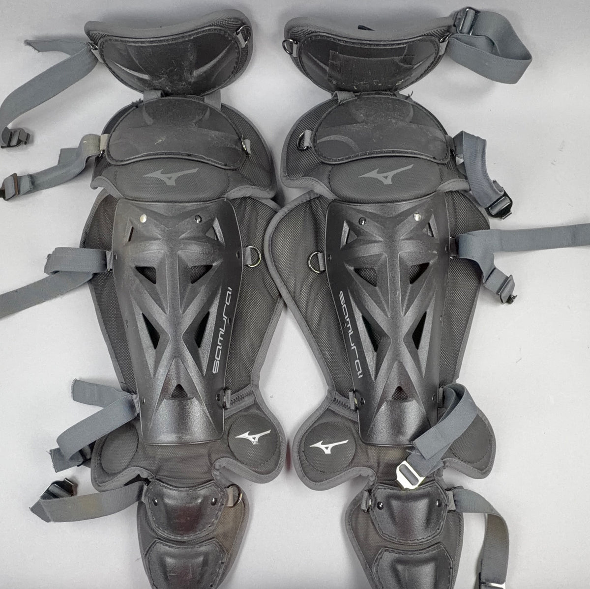 Mizuno Samurai Senior 15" Catchers Shin Guards
