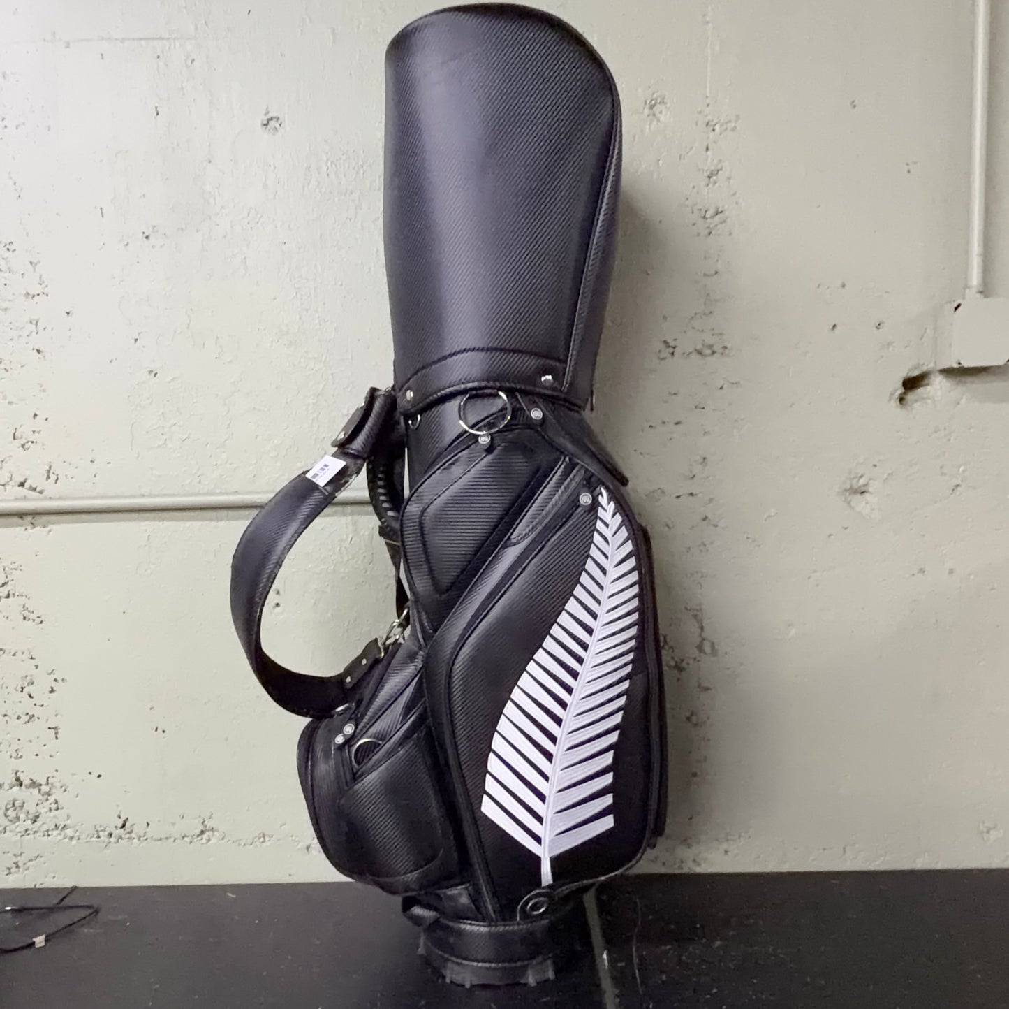 The Back Nine Limited Edition Kiwi Black Championship TB03 Black Golf Bag