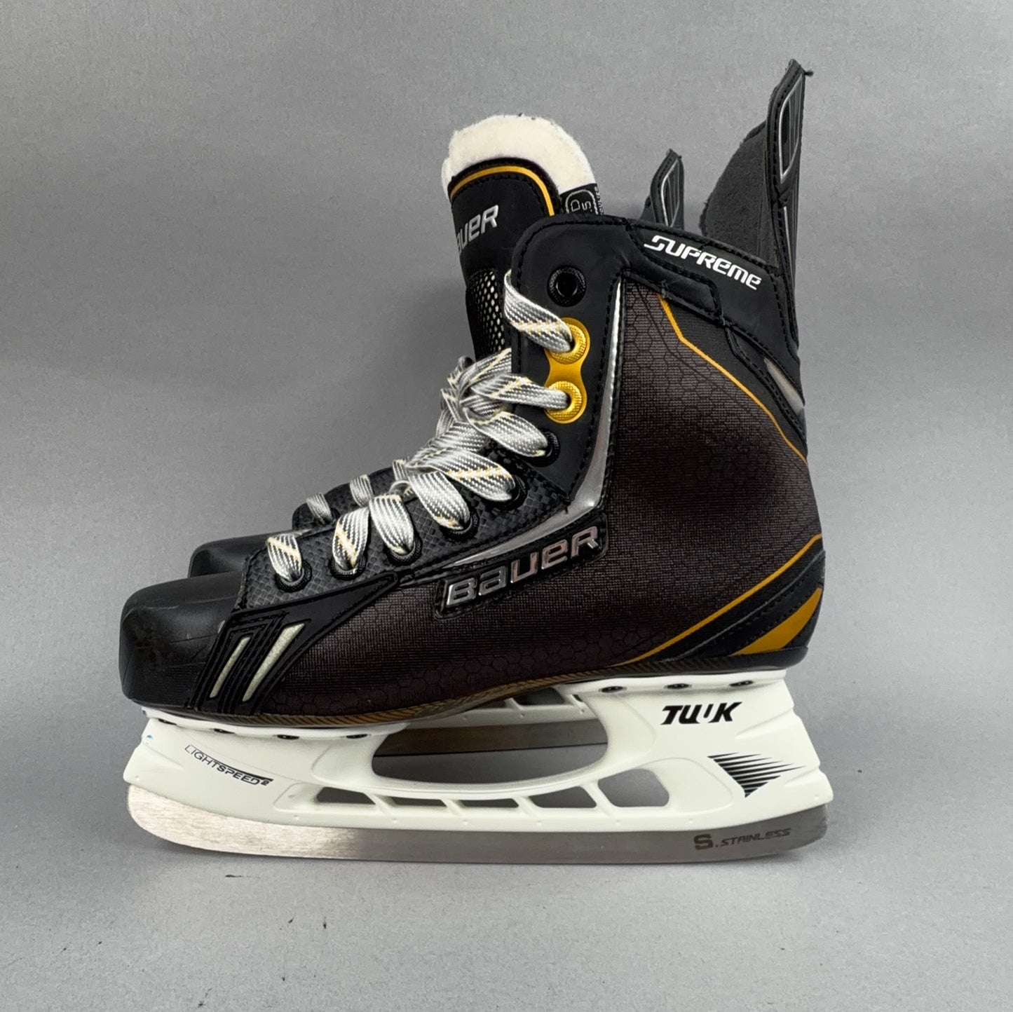 Bauer Supreme ONE.6 Size 5.5 Intermediate Hockey Skates