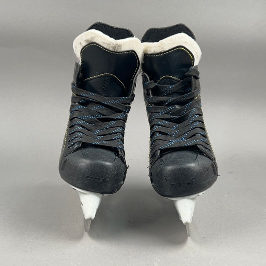 CCM Tacks 9040 Size 2 Junior Hockey Skates