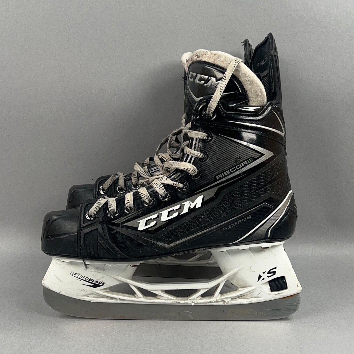 CCM Ribcore 78K Size 6.5 Intermediate Hockey Skates