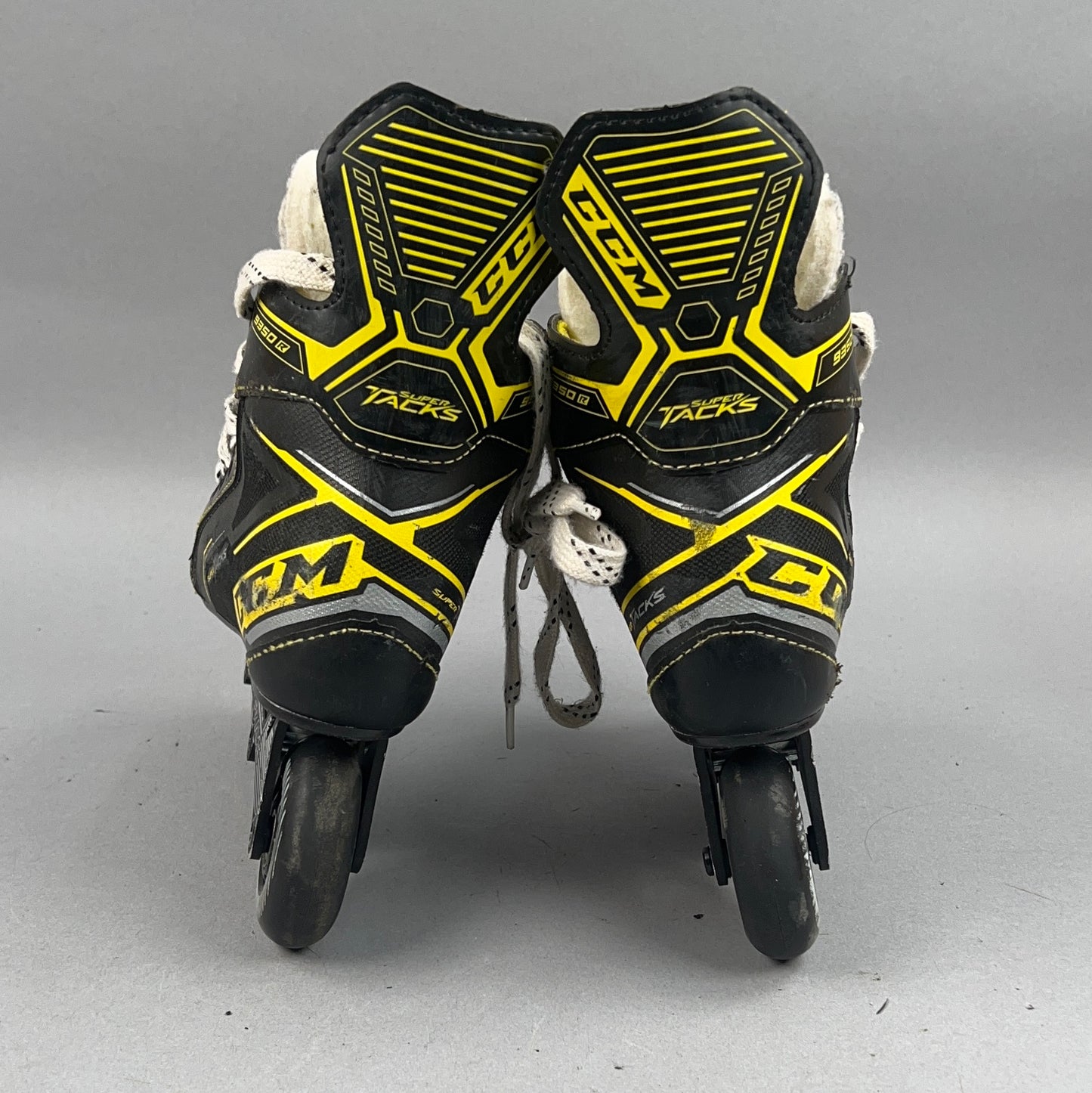 CCM Super Tacks 9350R Size 12Y Inline Skates