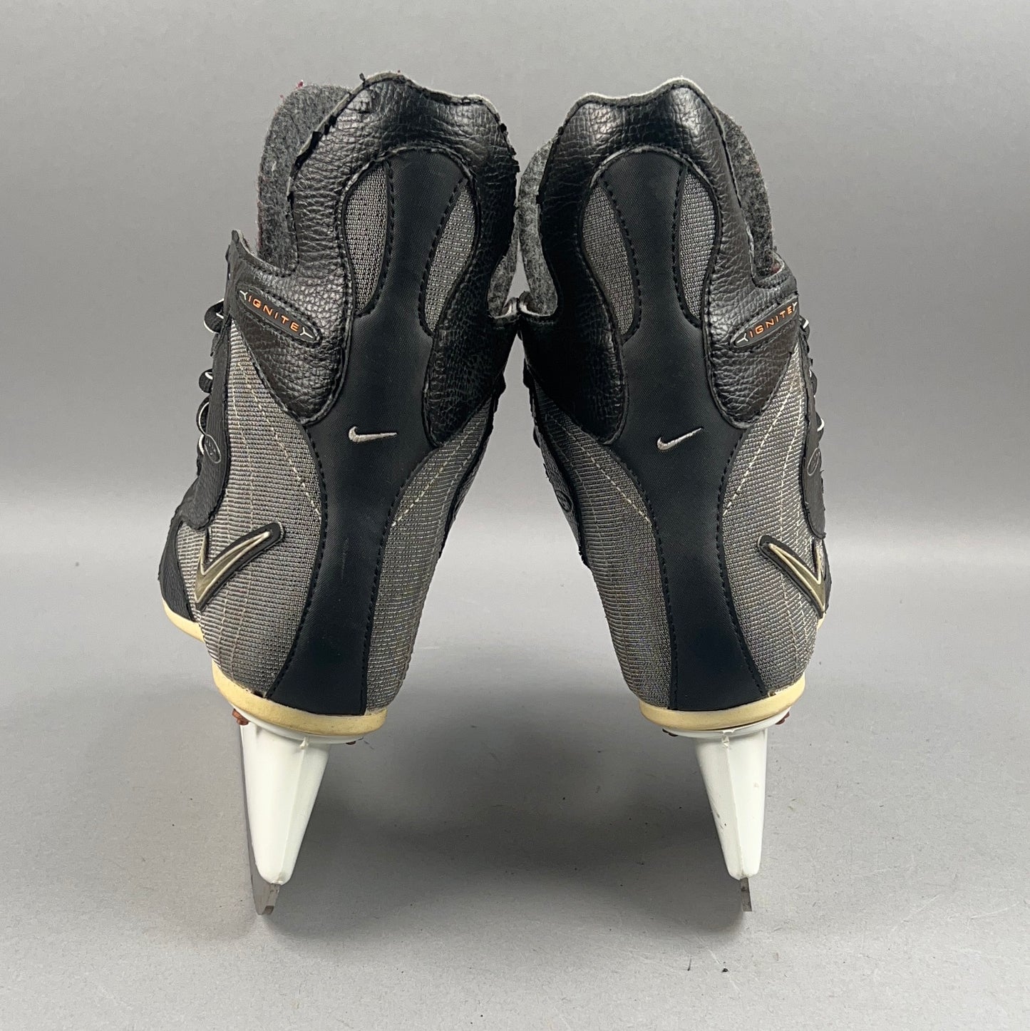 Nike Ignite Size 6 Vintage Intermediate Hockey Skates