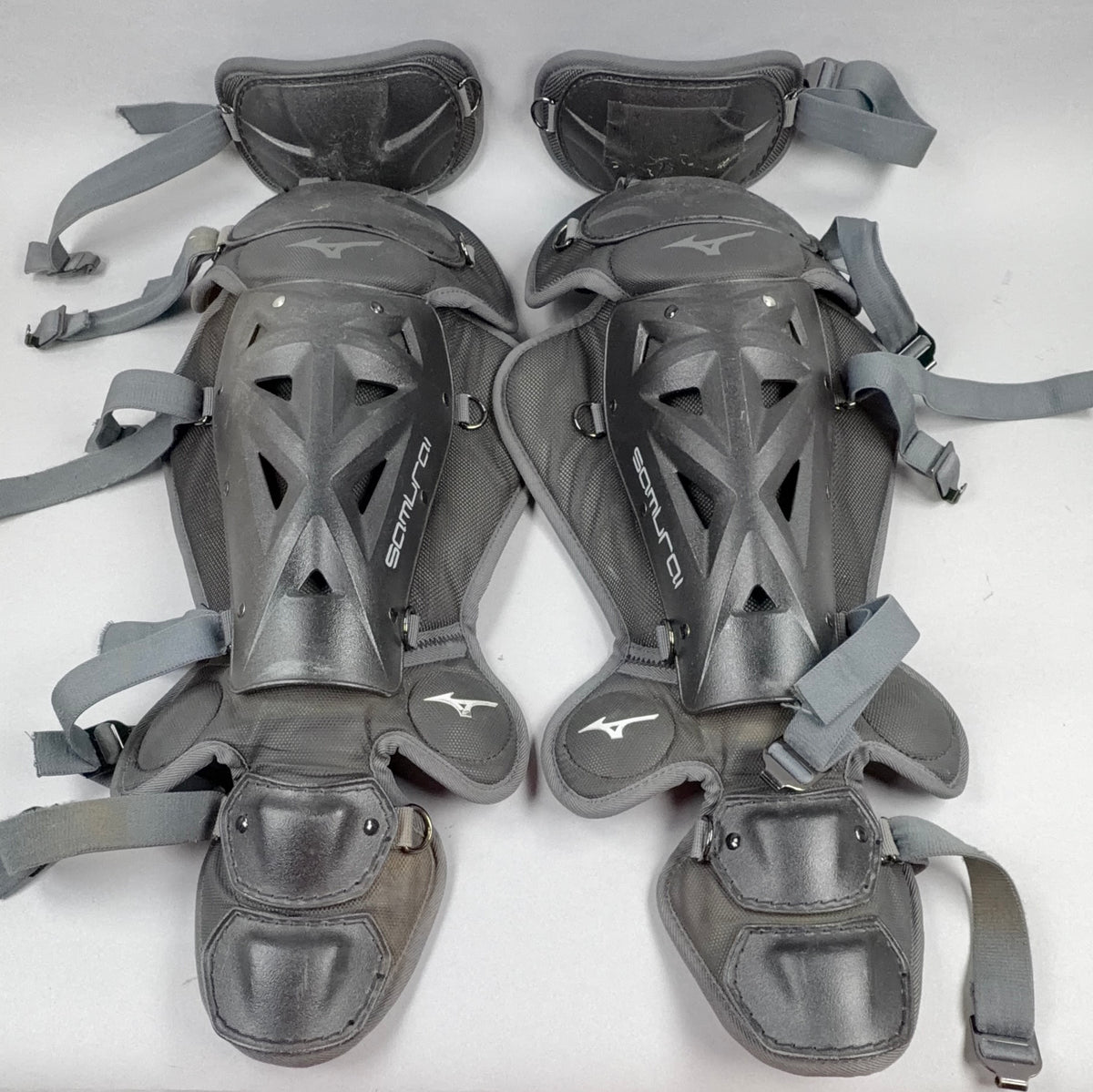Mizuno Samurai Senior 15" Catchers Shin Guards
