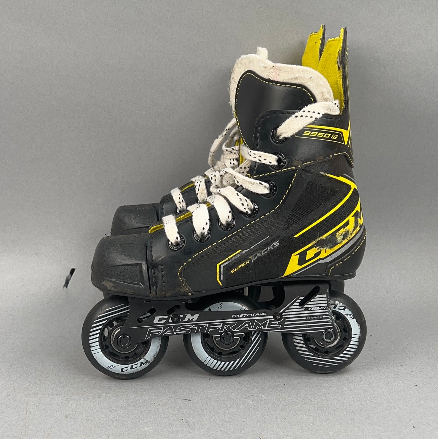 CCM Super Tacks 9350R Size 12Y Inline Skates