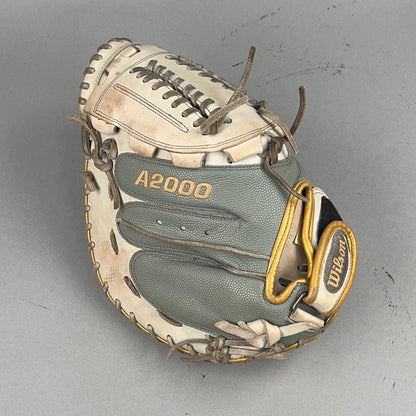Wilson A2000 SuperSkin FPCM 34 Fastpitch Softball Catchers Glove 34" Right Hand Thrower Softball Glove