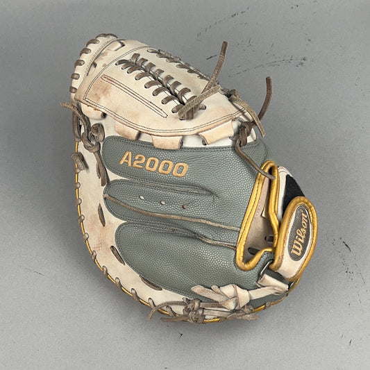 Wilson A2000 SuperSkin FPCM 34 Fastpitch Softball Catchers Glove 34" Right Hand Thrower Softball Glove