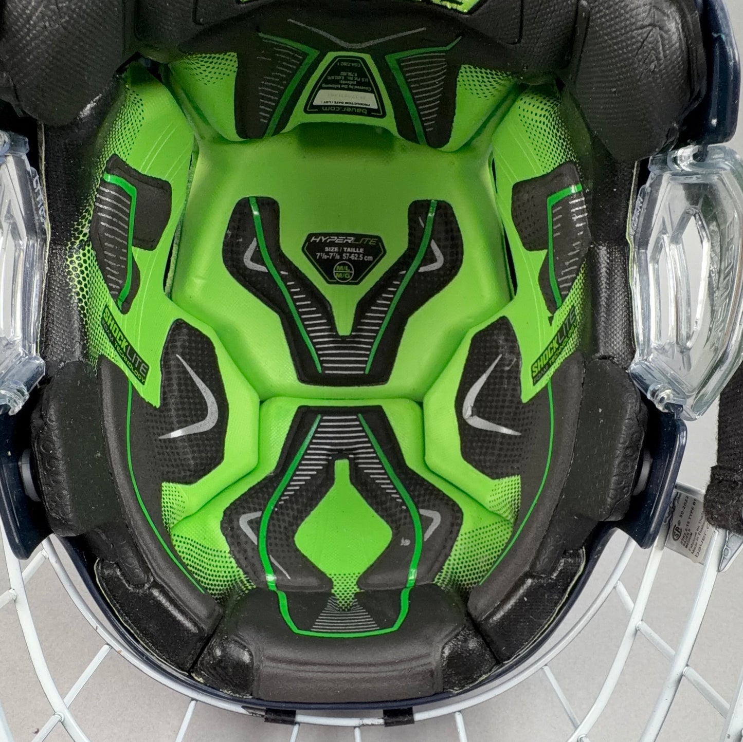 Bauer Hyperlite M/L 7 1/8" to 7 7/8" Senior Hockey Helmet