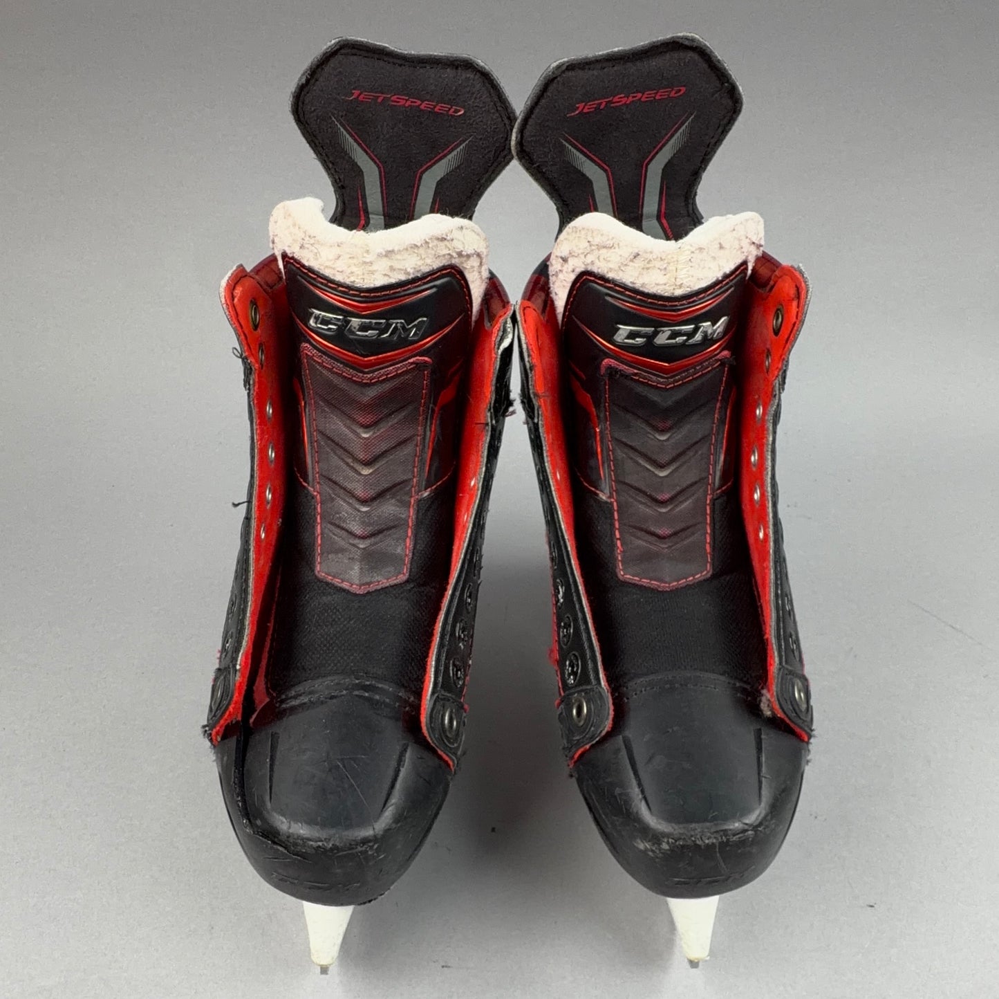 CCM Jetspeed Size 5 Intermediate Hockey Skates
