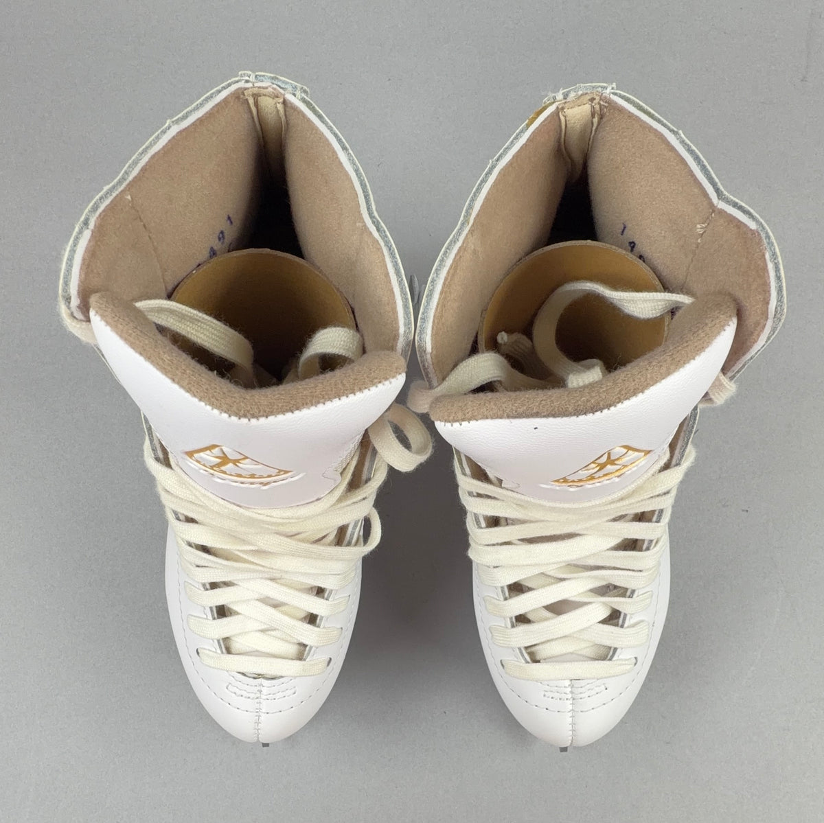 Jackson Mystique Size 2 Ice Skates