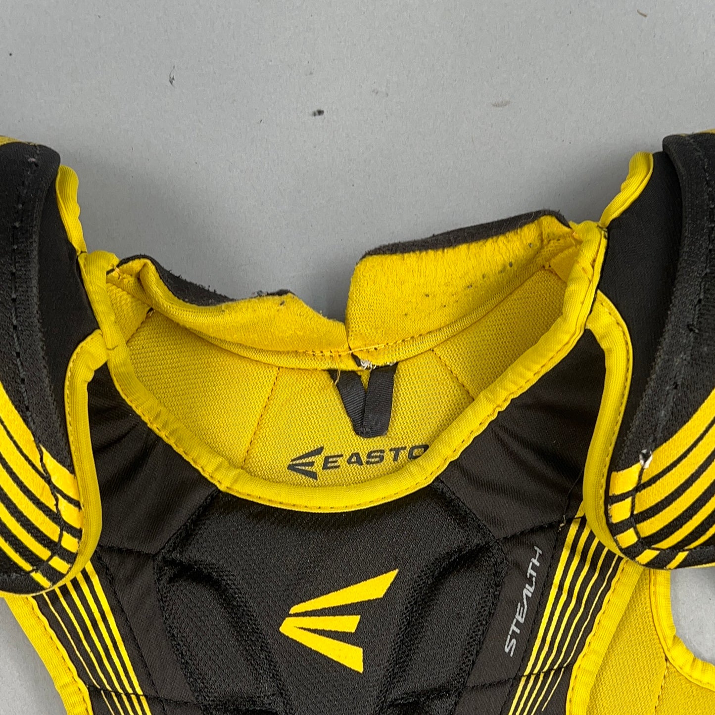 Easton Stealth RS Youth Large Hockey Shoulder Pads