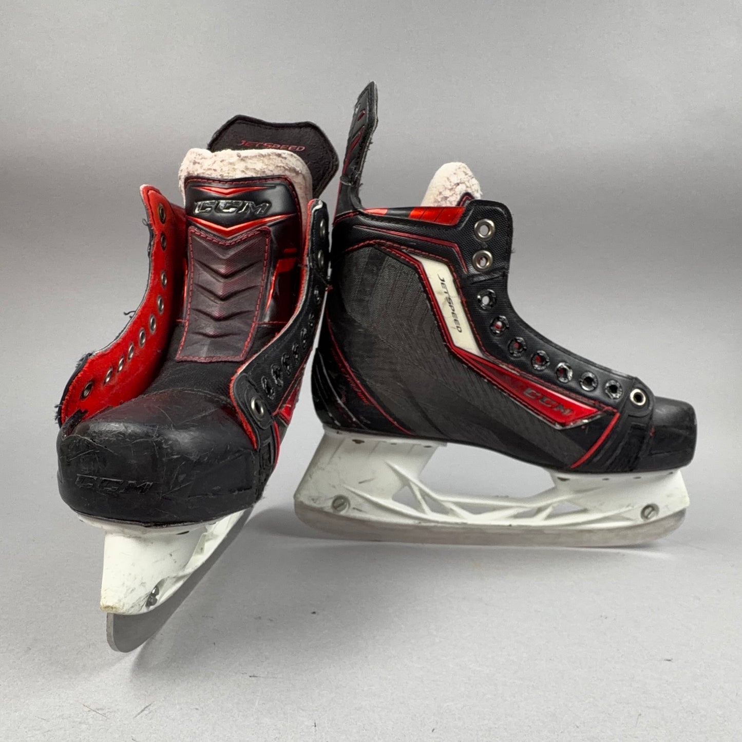 CCM Jetspeed Size 5 Intermediate Hockey Skates