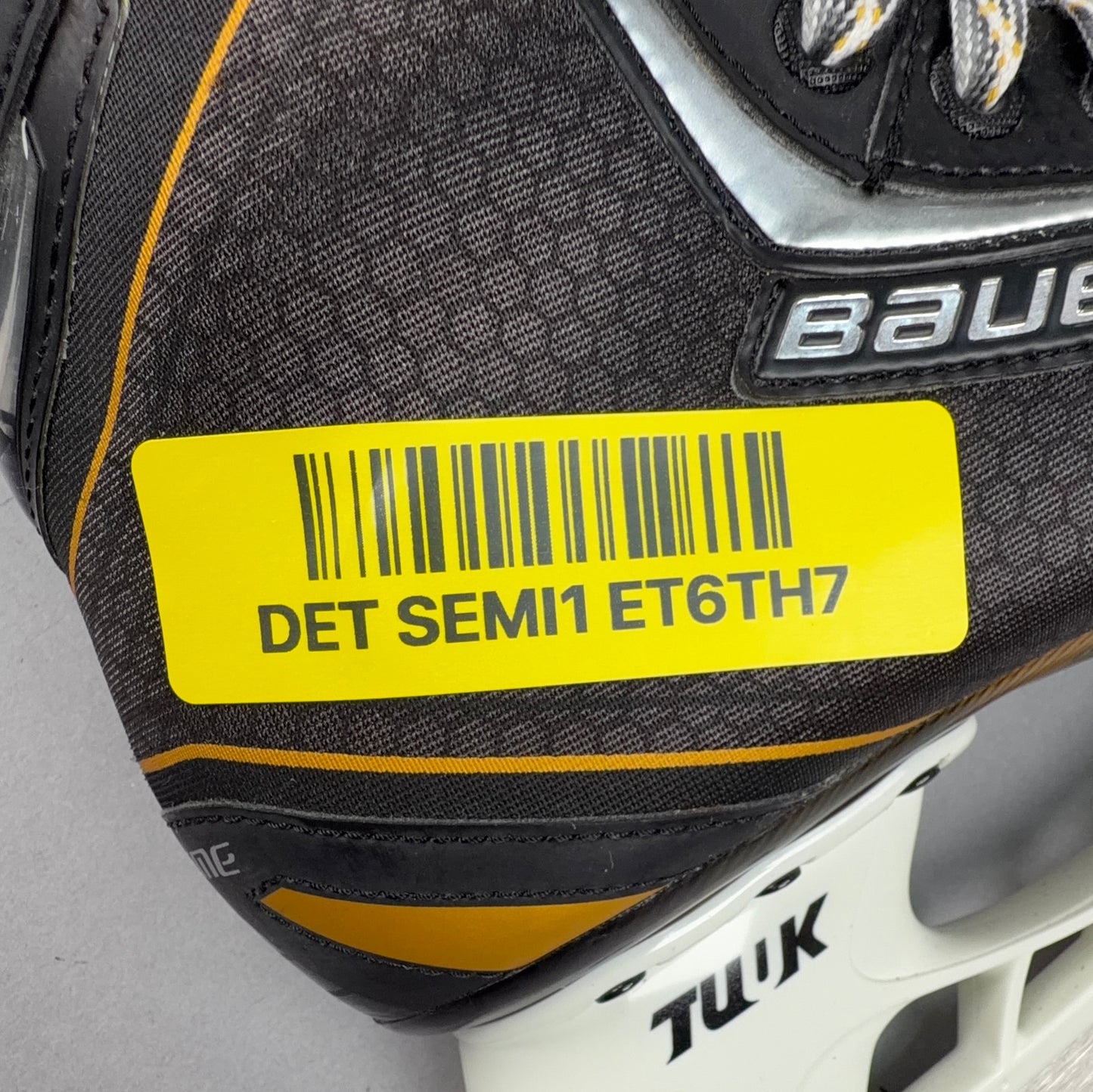 Bauer Supreme ONE.6 Size 5.5 Intermediate Hockey Skates