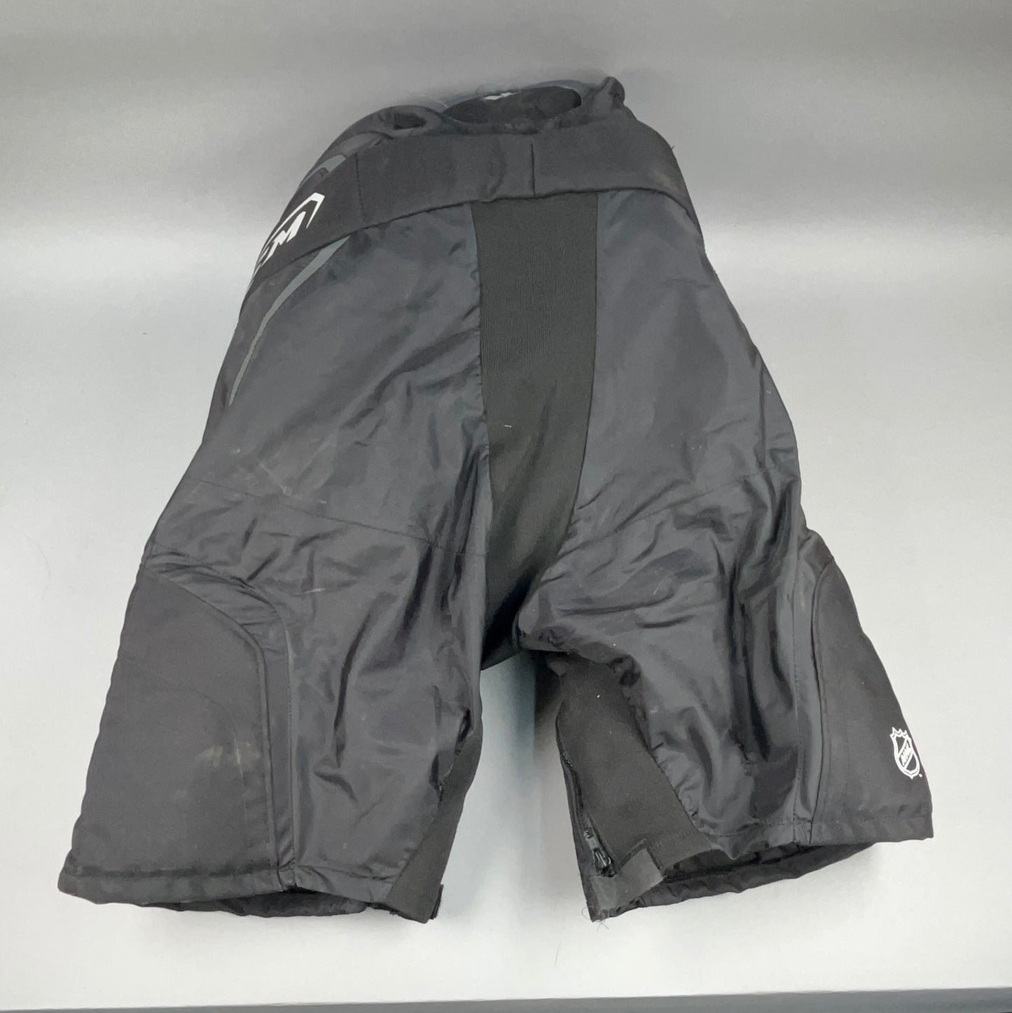 CCM V04 Senior Medium Hockey Pants