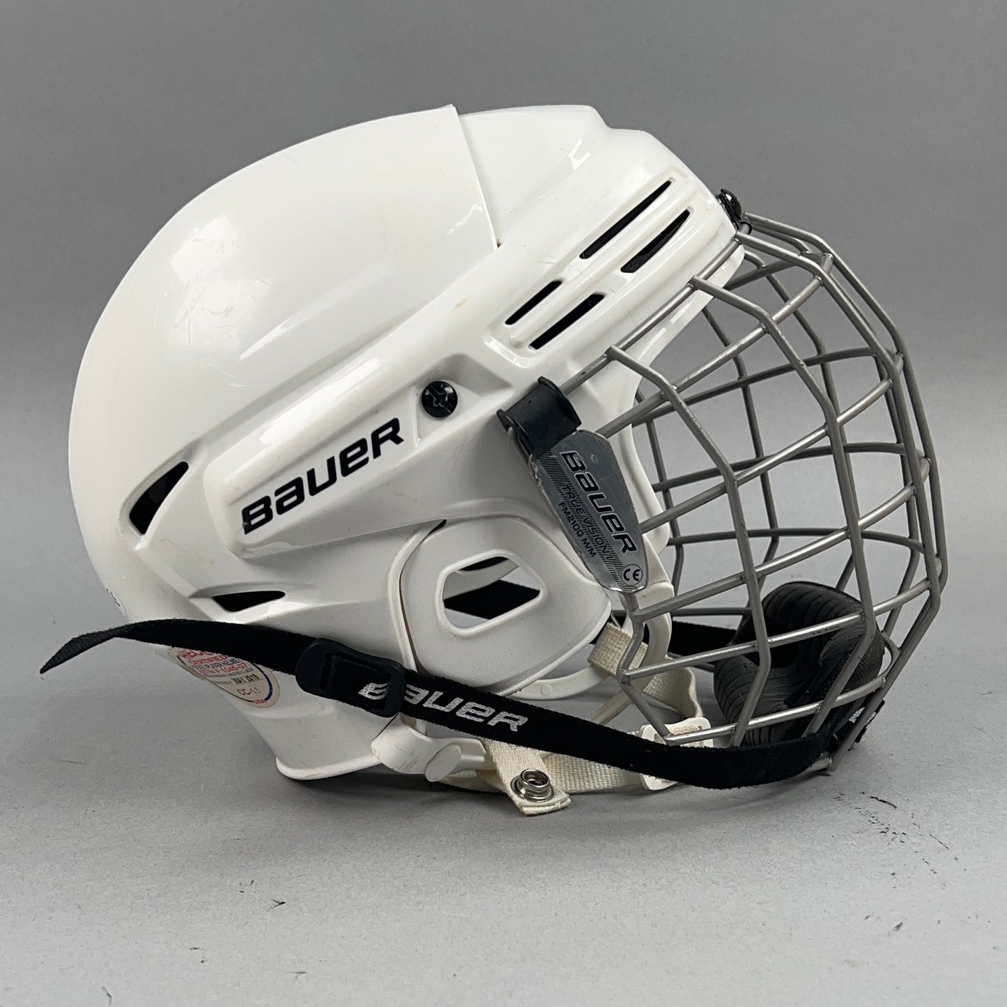 Bauer BHH2100 Medium 6 3/4" to 7 3/8" Senior Hockey Helmet