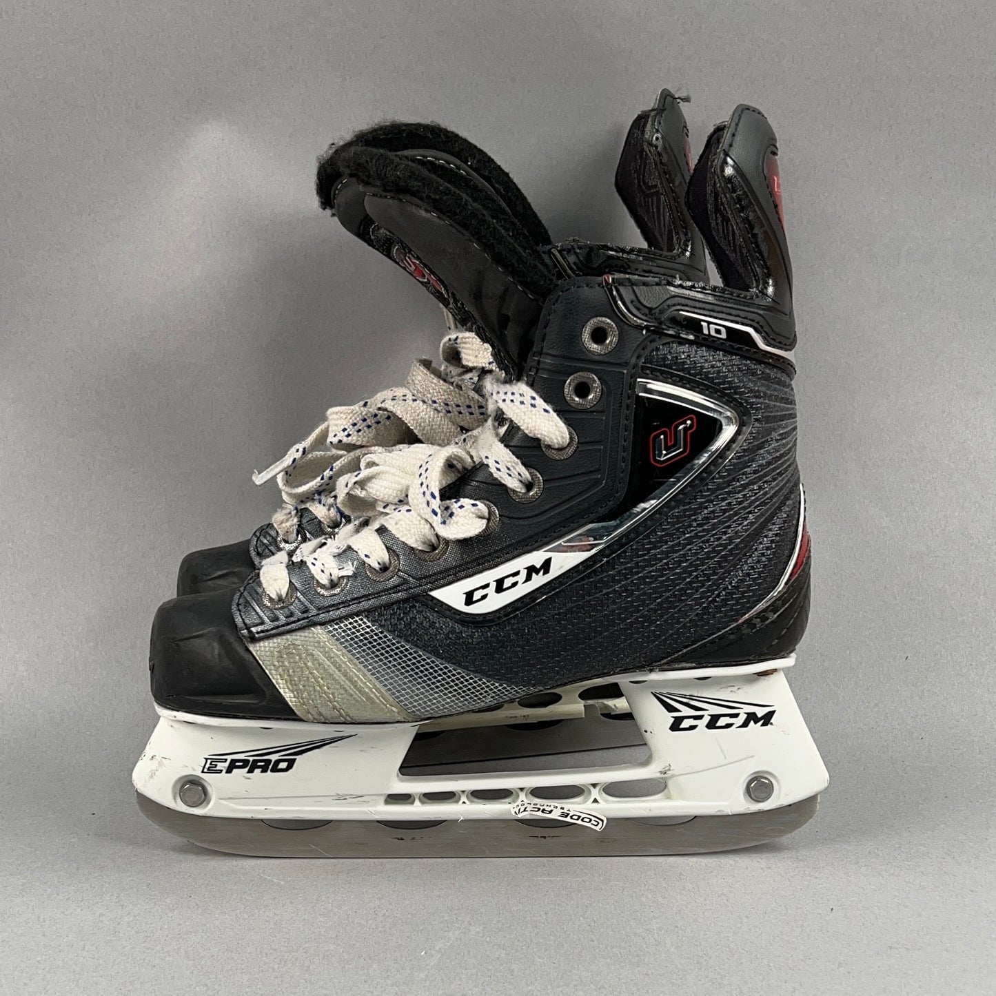 CCM U+ Size 2.5 Junior Hockey Skates