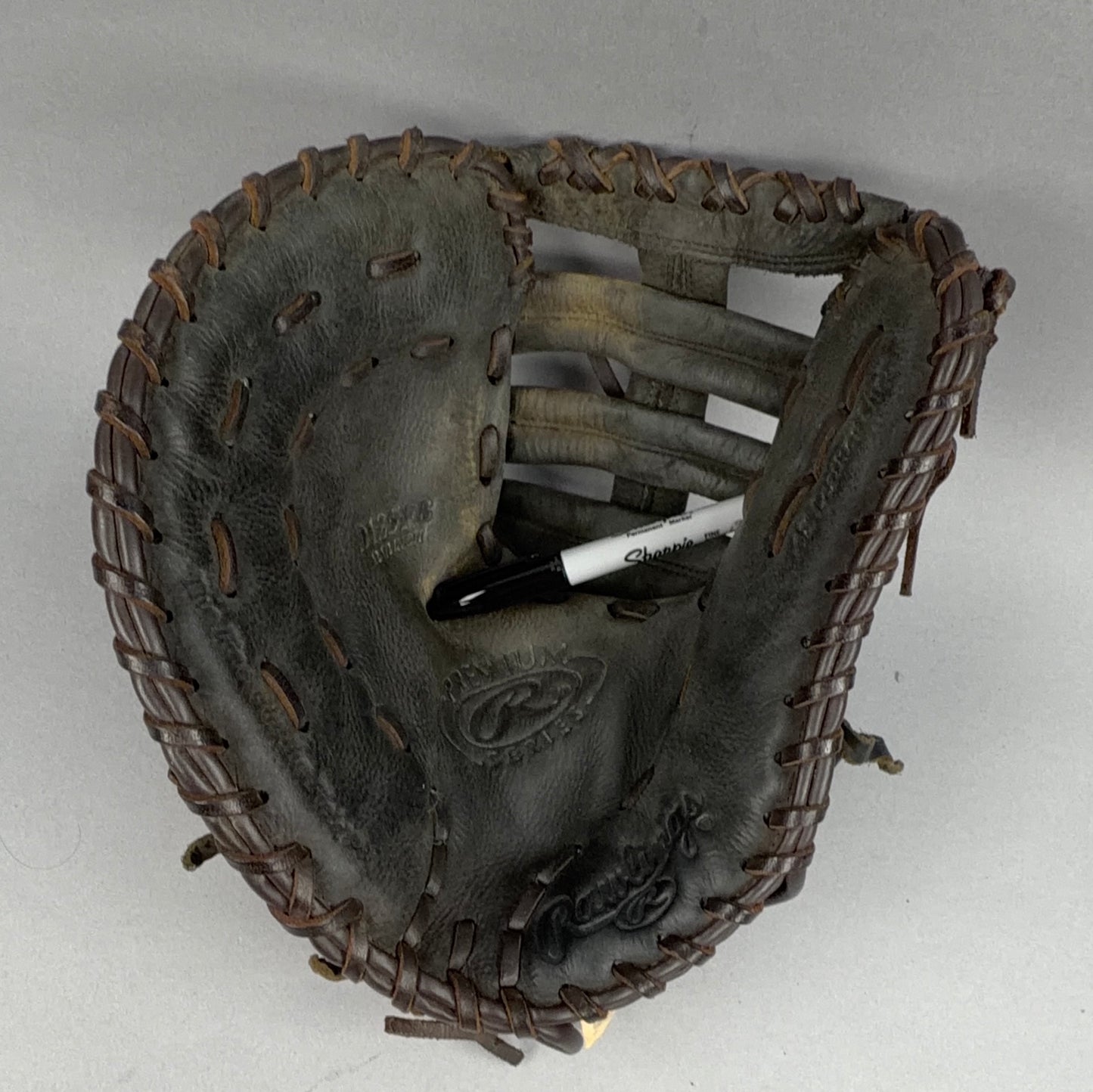Rawlings 12.5" Right Hand Thrower Baseball Glove