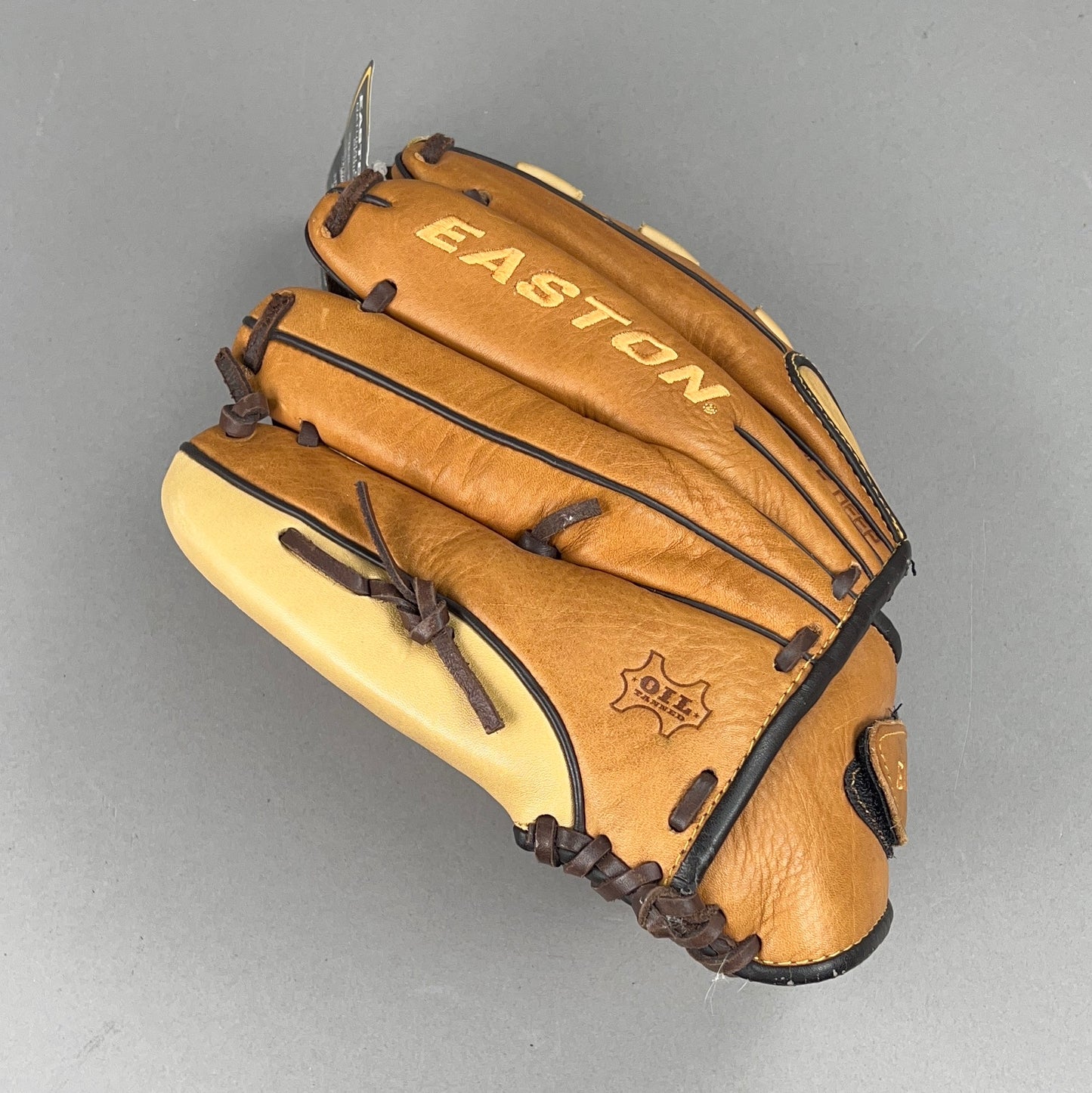 Easton NES125 12.5" Right Hand Thrower Baseball Glove