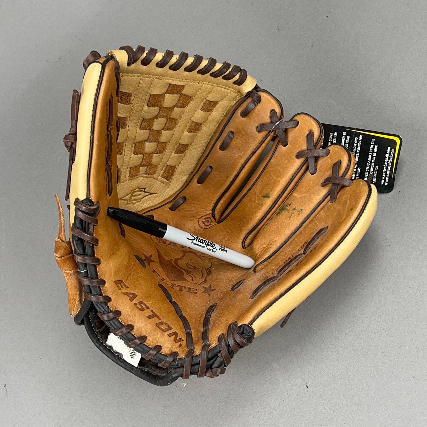 Easton NES125 12.5" Right Hand Thrower Baseball Glove