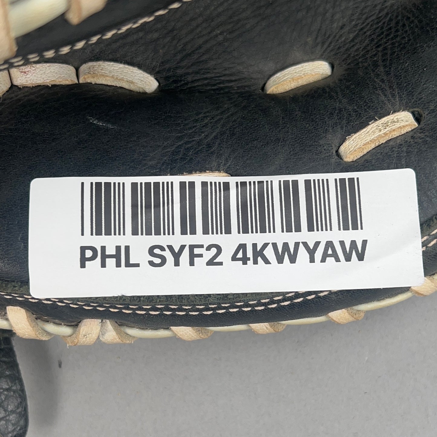 Rawlings Renegade RSOGM325BW 32.5" Right Hand Thrower Catchers Mitt