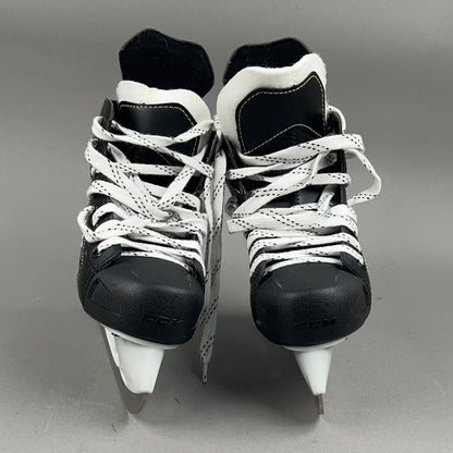 CCM Tacks 9040 Size 1 Junior Hockey Skates