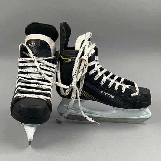 CCM Tacks 1052 Size 5 Intermediate Hockey Skates