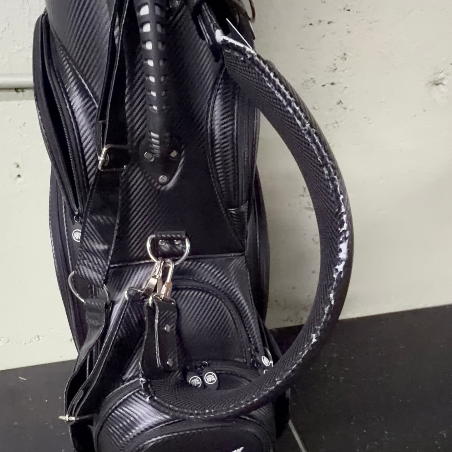 The Back Nine Limited Edition Kiwi Black Championship TB03 Black Golf Bag