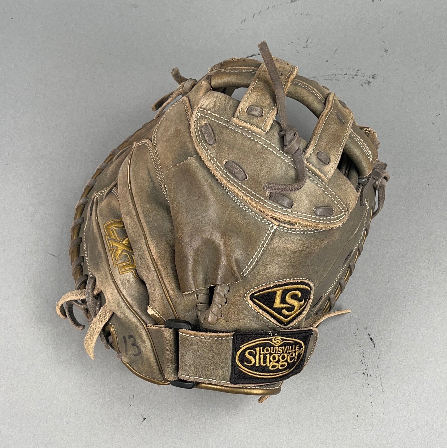 Louisville Slugger LXT Series LXRF19CM 33" Right Hand Thrower Catchers Mitt
