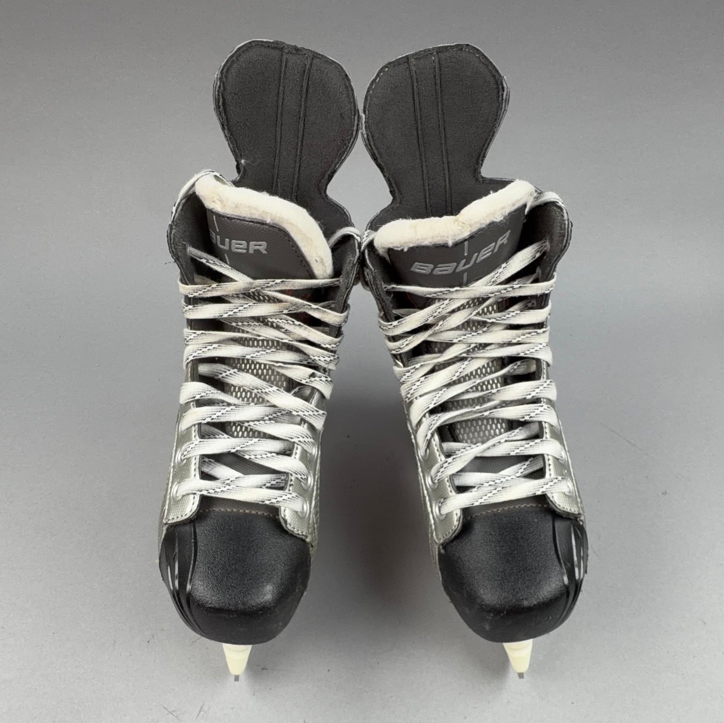 Bauer X3.0 Size 5.5 Intermediate Hockey Skates
