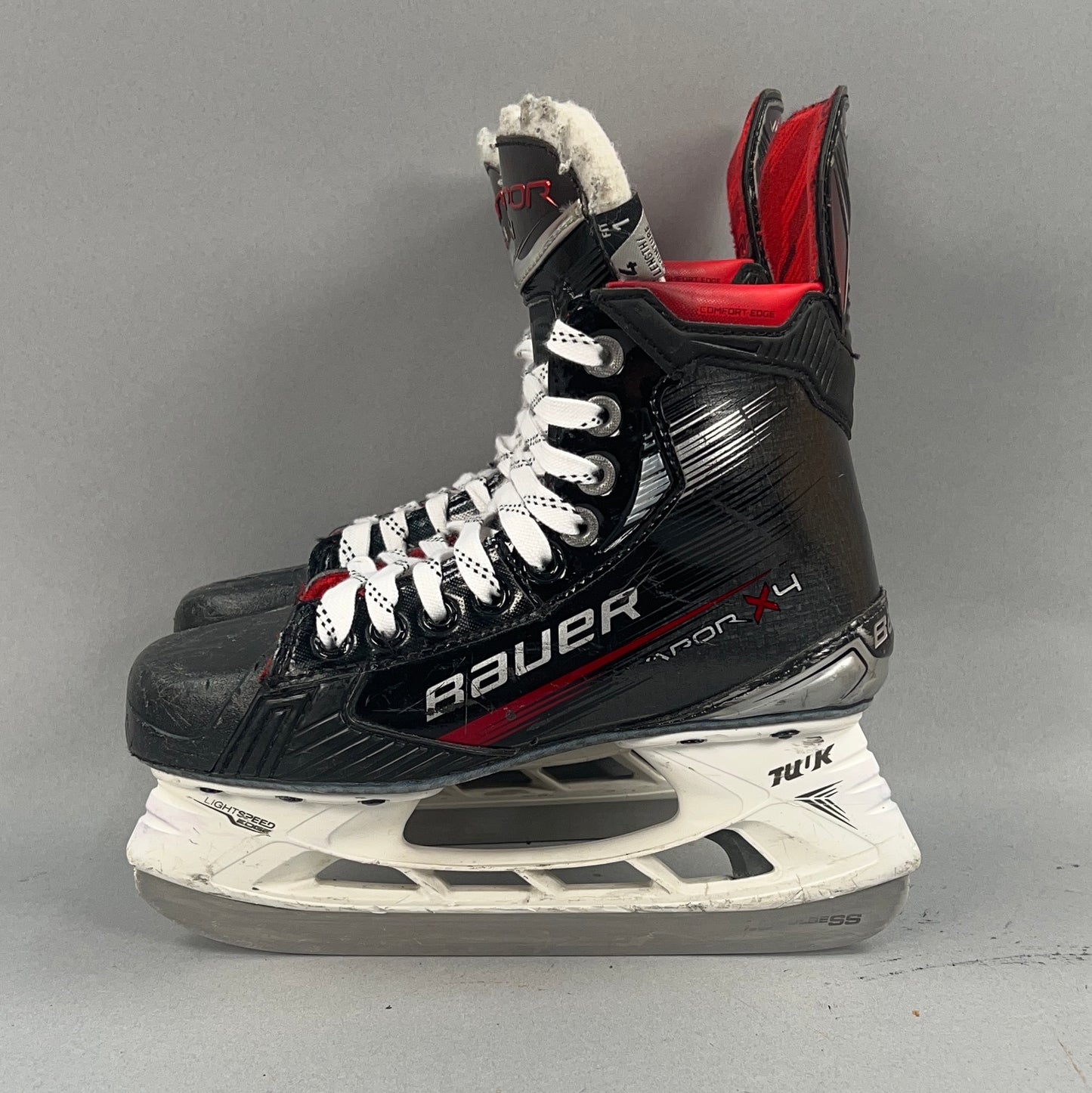 Bauer Vapor X4 Size 4 Intermediate Hockey Skates