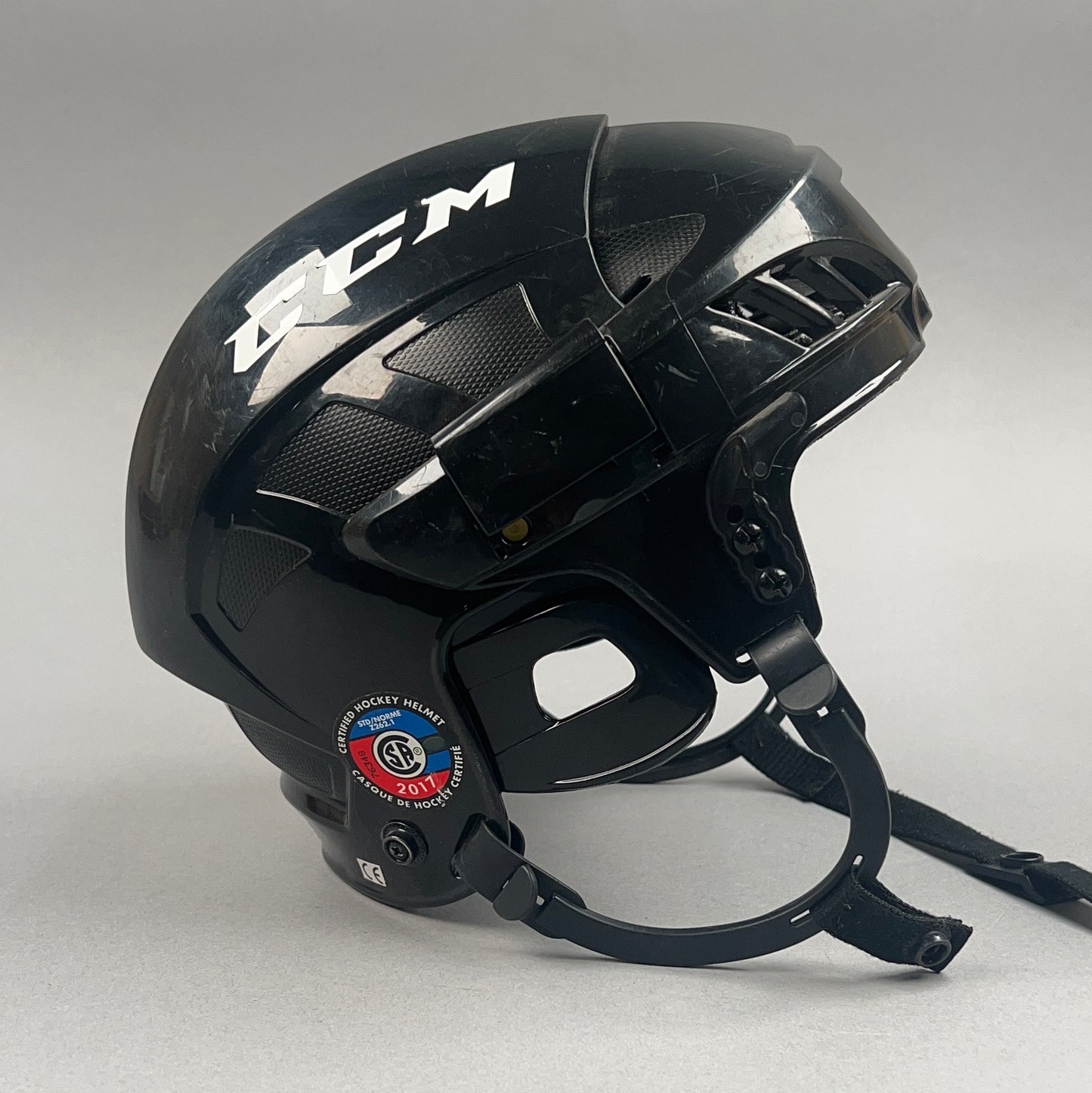 CCM FL40 S Medium 6 3/8" to 7" Junior Hockey Helmet