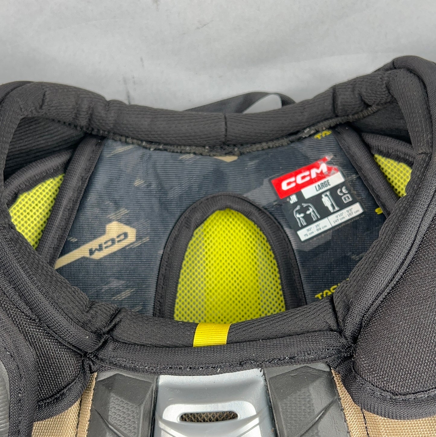 CCM Tacks AS-V Junior Large Hockey Shoulder Pads