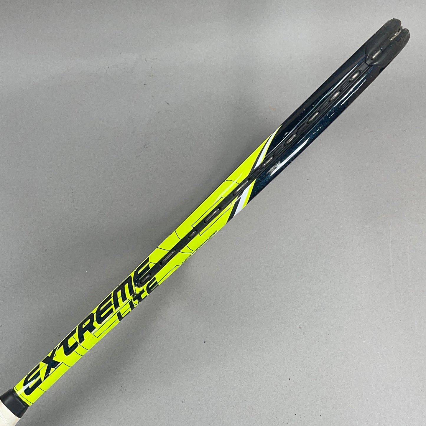 Head Graphine Extreme Lite Tennis Racquet 4 1/4" Grip & 100in² Head Size