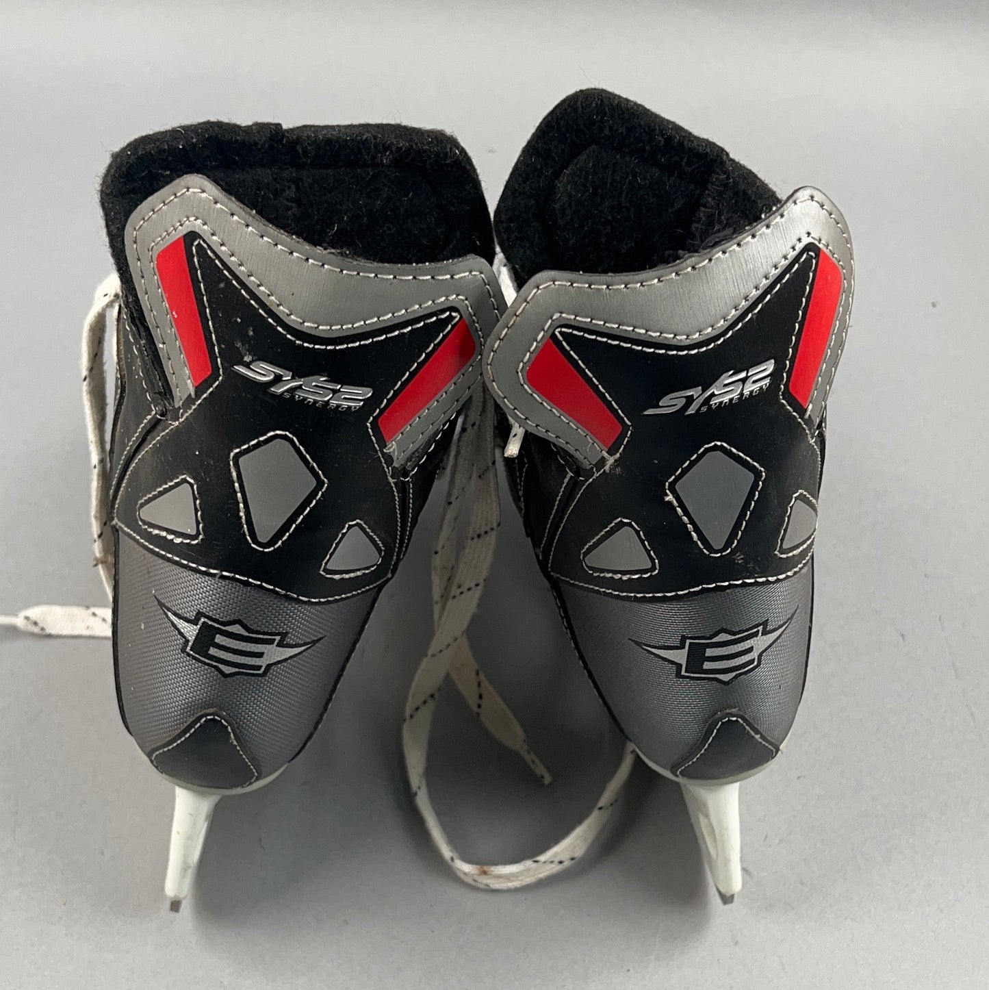 Easton Synergy S2 Size 4 Intermediate Hockey Skates