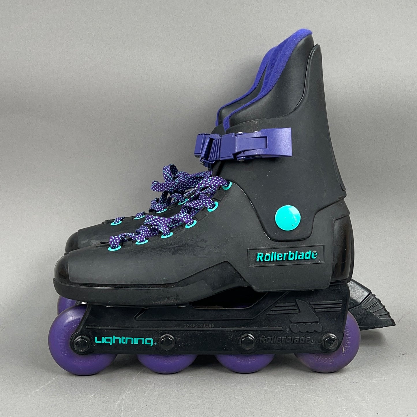Rollerblade Lightning Size 7 Vintage Inline Skates — view 3