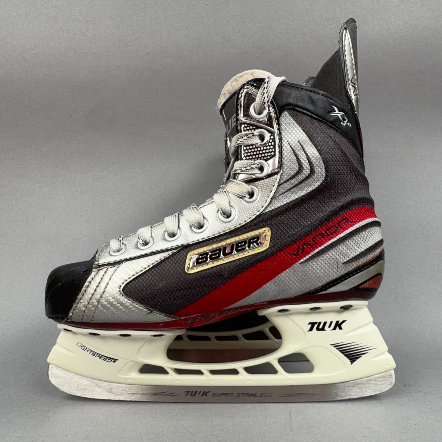 Bauer X3.0 Size 5.5 Intermediate Hockey Skates