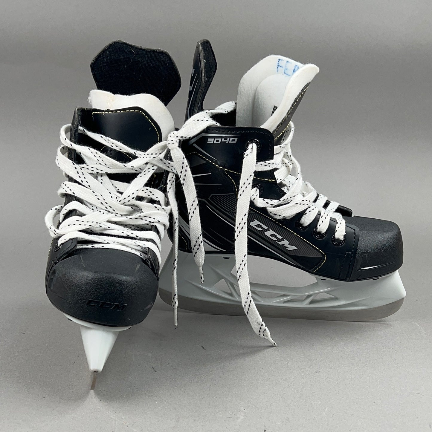 CCM Tacks 9040 Size 1 Junior Hockey Skates