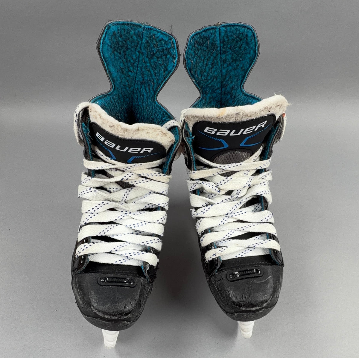 Bauer XLP Size 4 Intermediate Hockey Skates