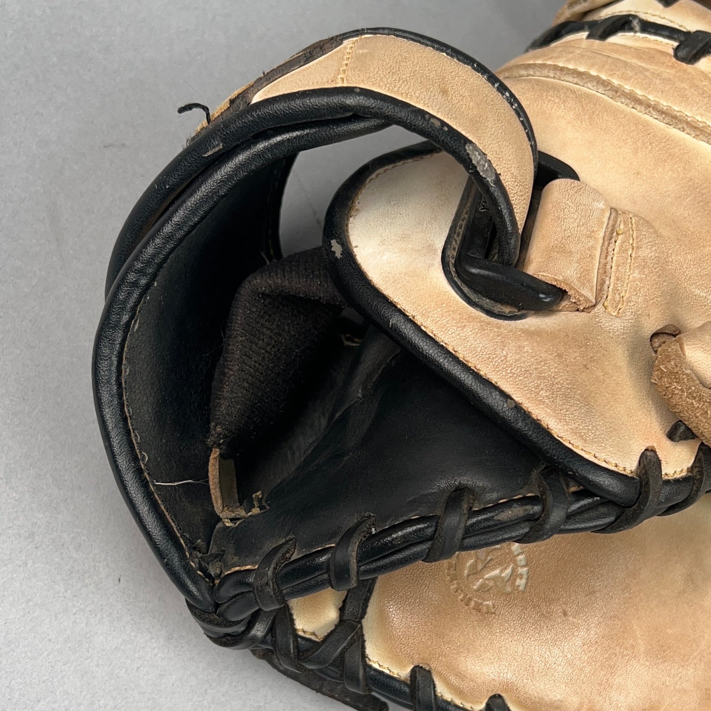 Mizuno GXF 50FPW Fastpitch 13" Right Hand Thrower Softball Glove