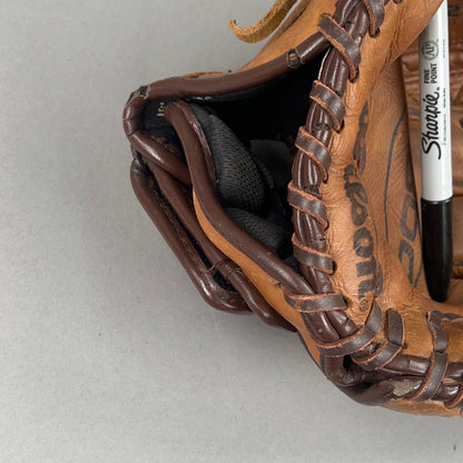 Wilsin A800 12.5" Right Hand Thrower Baseball Glove