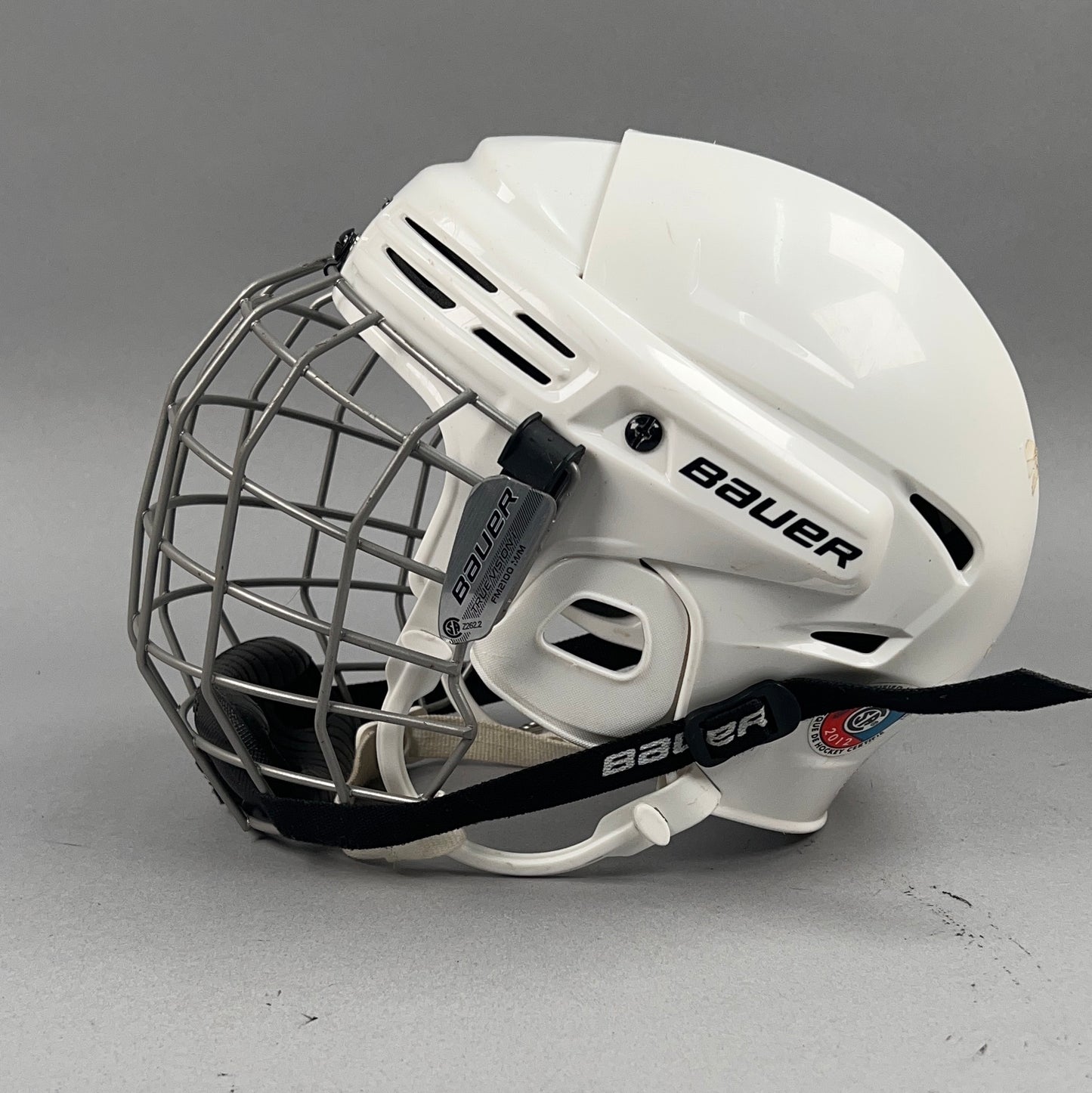 Bauer BHH2100 Medium 6 3/4" to 7 3/8" Senior Hockey Helmet