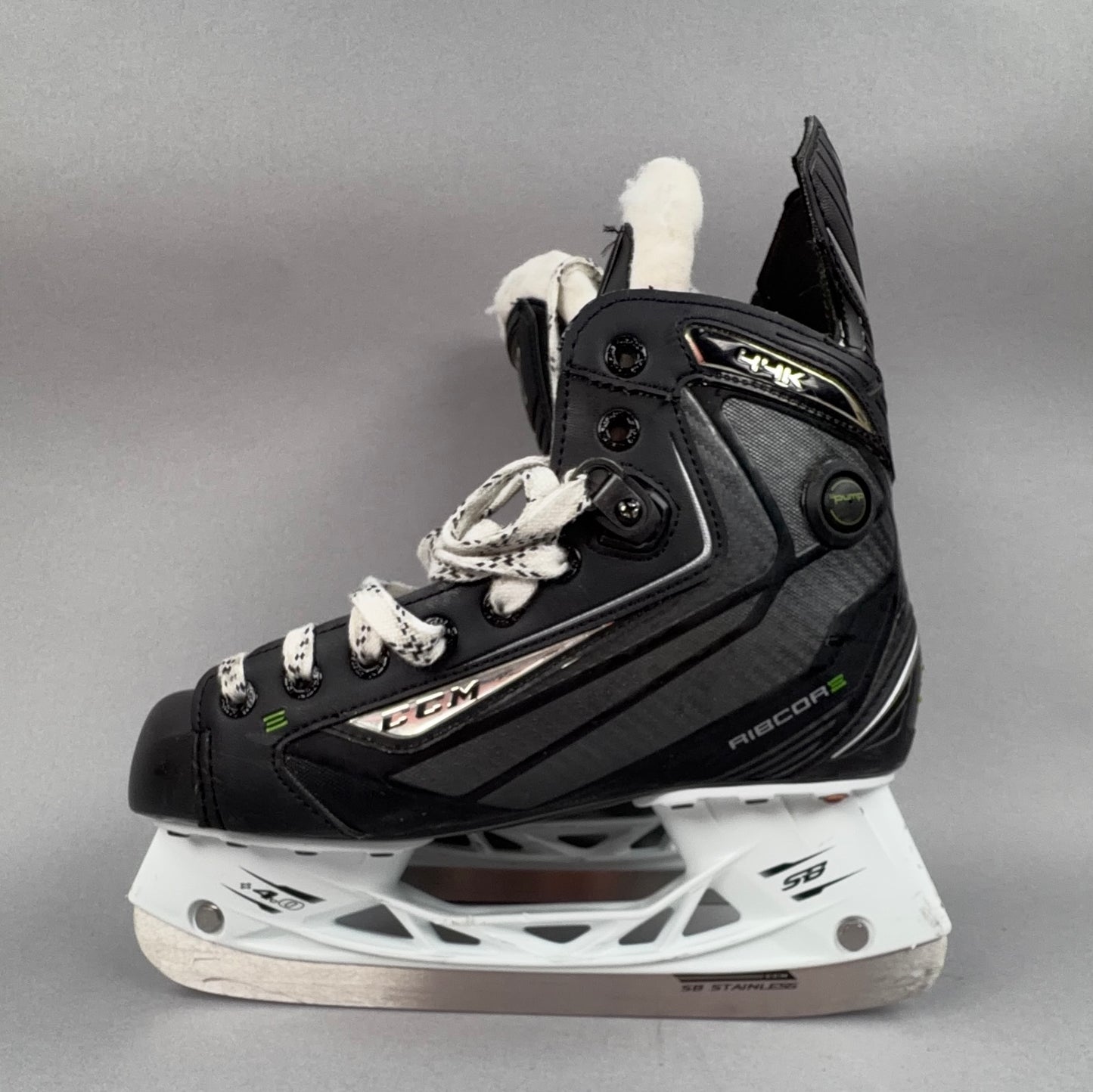 CCM Ribcor 44K Size 4.5 Intermediate Hockey Skates
