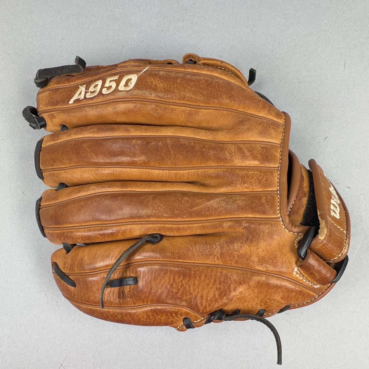 Wilson A950 12" Right Hand Thrower Baseball Glove