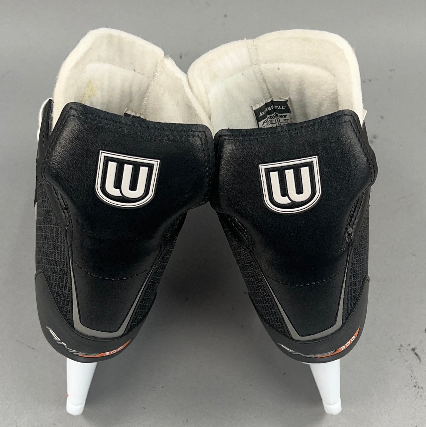 Winnwell AMP 300 Size 6 Intermediate Hockey Skates
