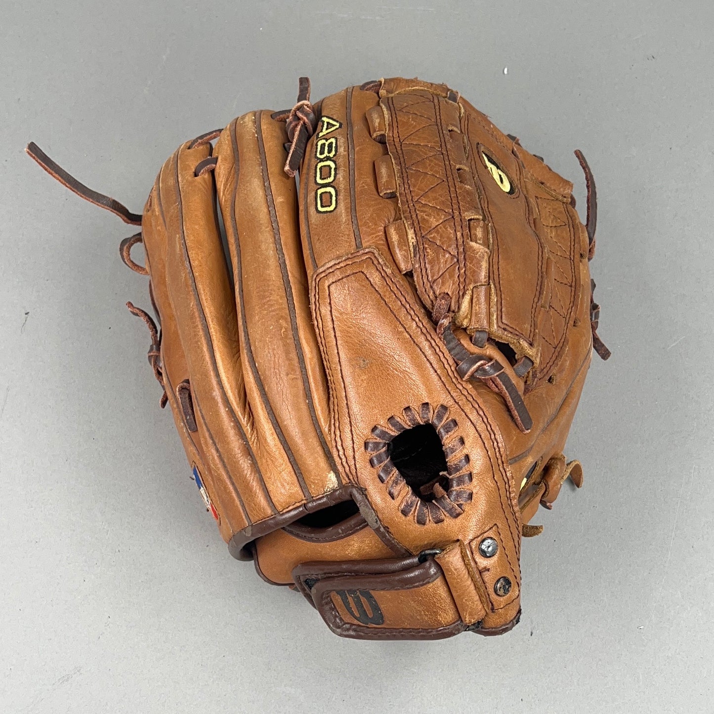 Wilsin A800 12.5" Right Hand Thrower Baseball Glove