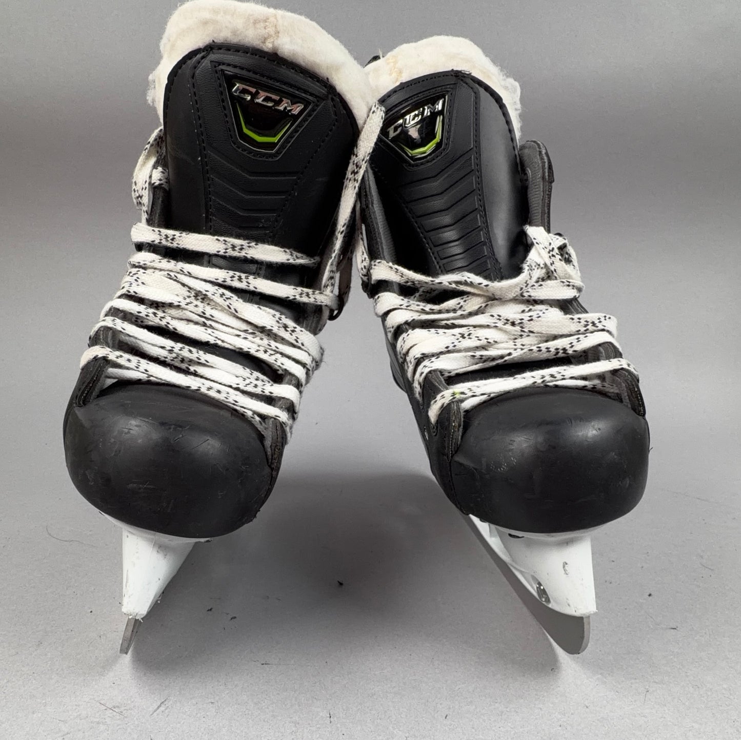 CCM Ribcor 44K Size 4.5 Intermediate Hockey Skates