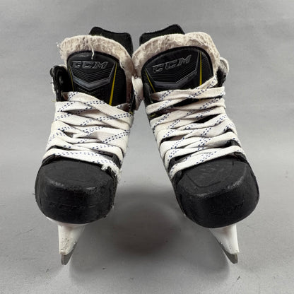 CCM Tacks 9060 Size 2.5 Junior Hockey Skates